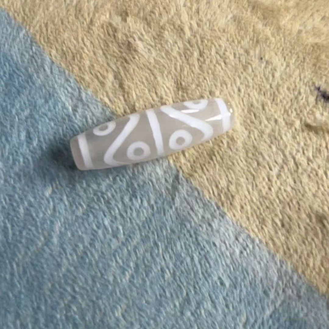 玛瑙雪域白八眼天珠