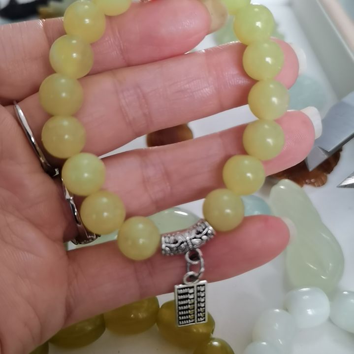 蛇纹石玉未镶嵌吊坠