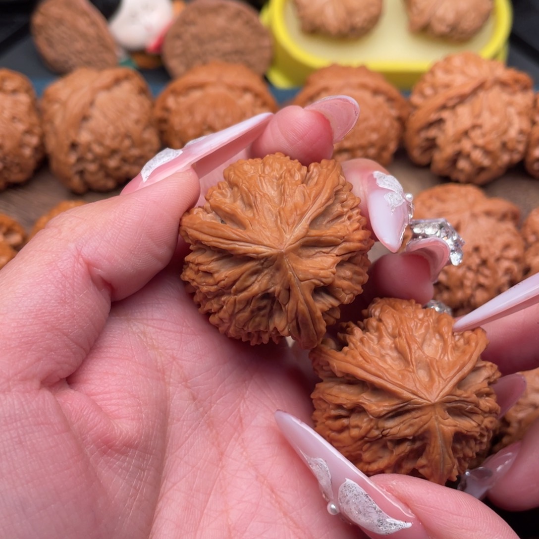 月***迪文玩核桃把件全品球奔40