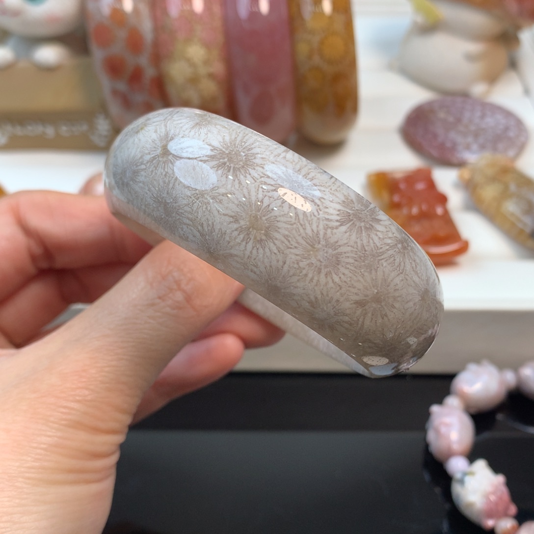 硅化珊瑚（珊瑚玉）手镯未镶嵌53.8口