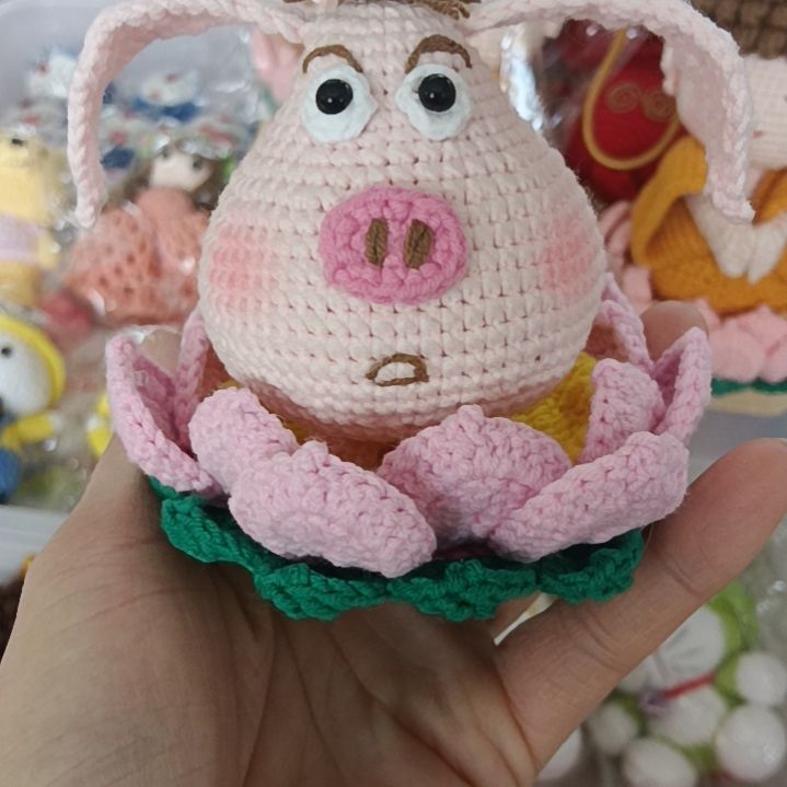 莲花猪手工钩织摆件