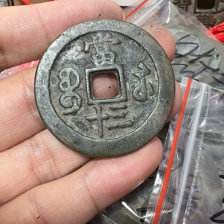 玉***麟铜现代工艺品花钱