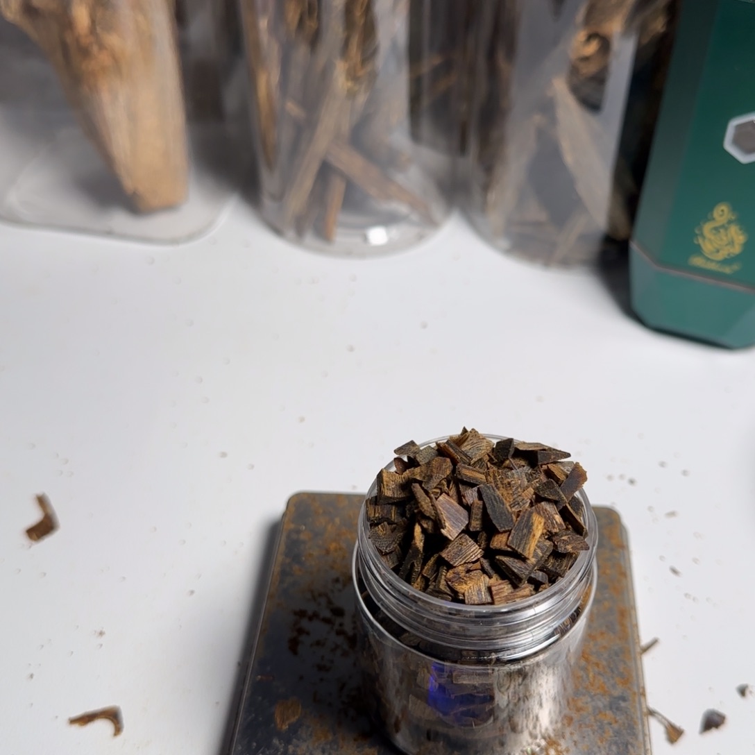 斑纹漆（虎斑木）糖结沉水切片米粒50