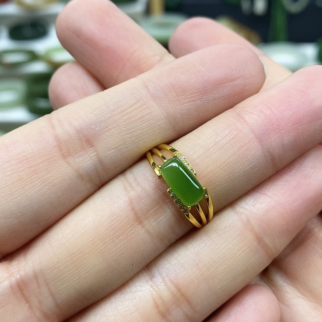 L***.和田玉（碧玉）未镶嵌戒指