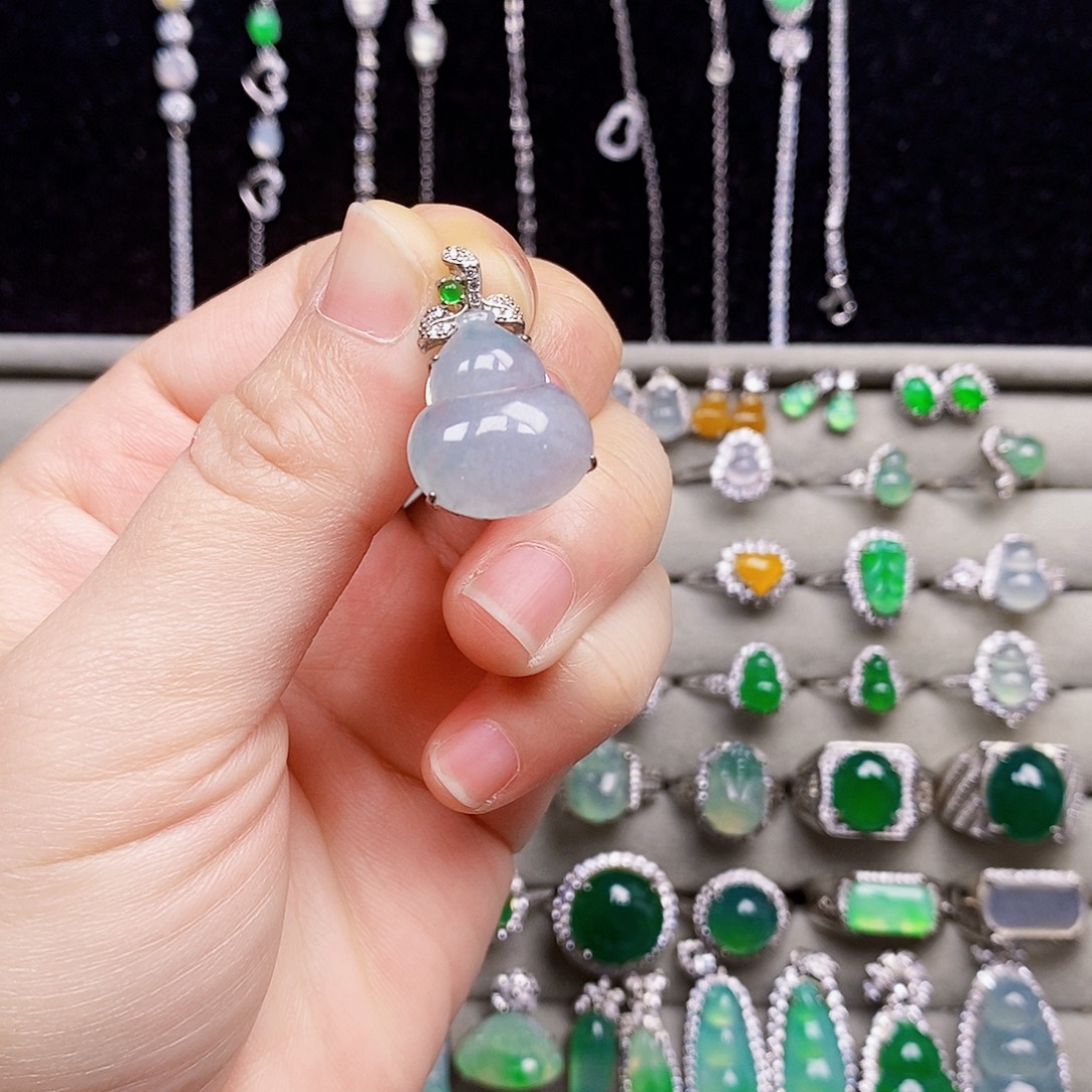 翡翠银S925镶嵌颈饰葫芦