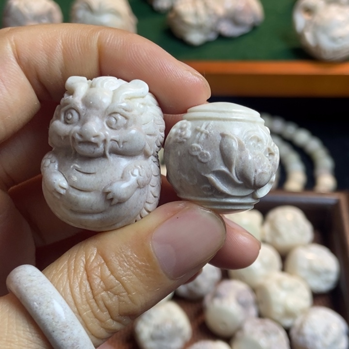 雨***云配饰鹿角雕刻一个出