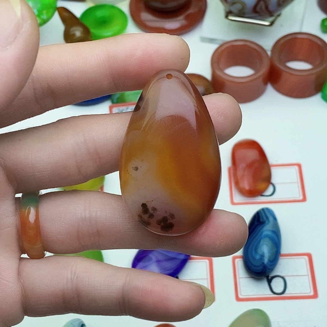 玛瑙/玉髓未镶嵌珠宝奇石