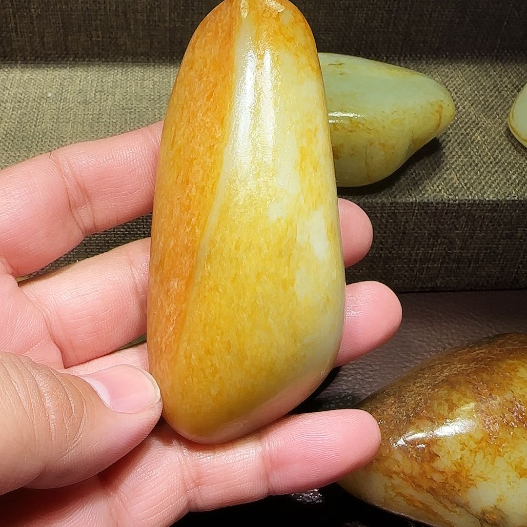 和田玉颈饰未镶嵌占*