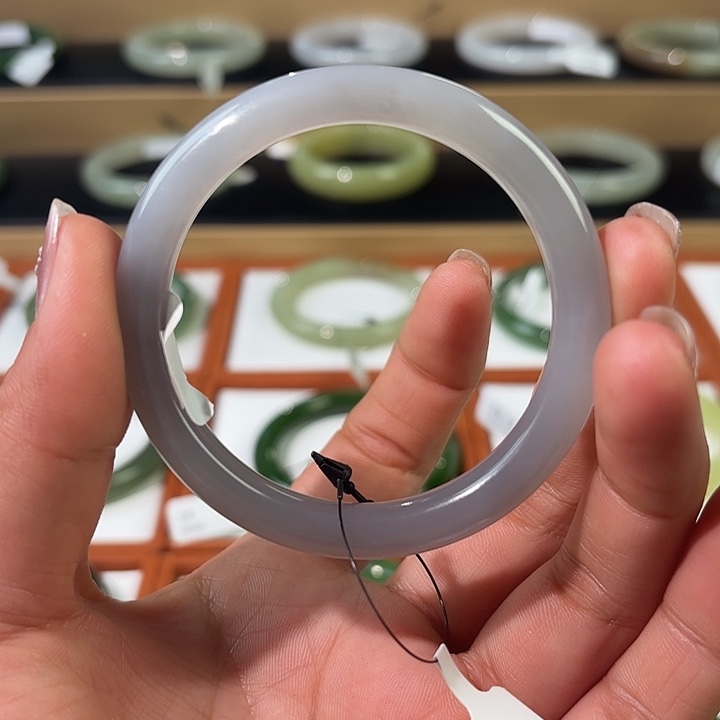 和田玉（糖玉）未镶嵌手镯