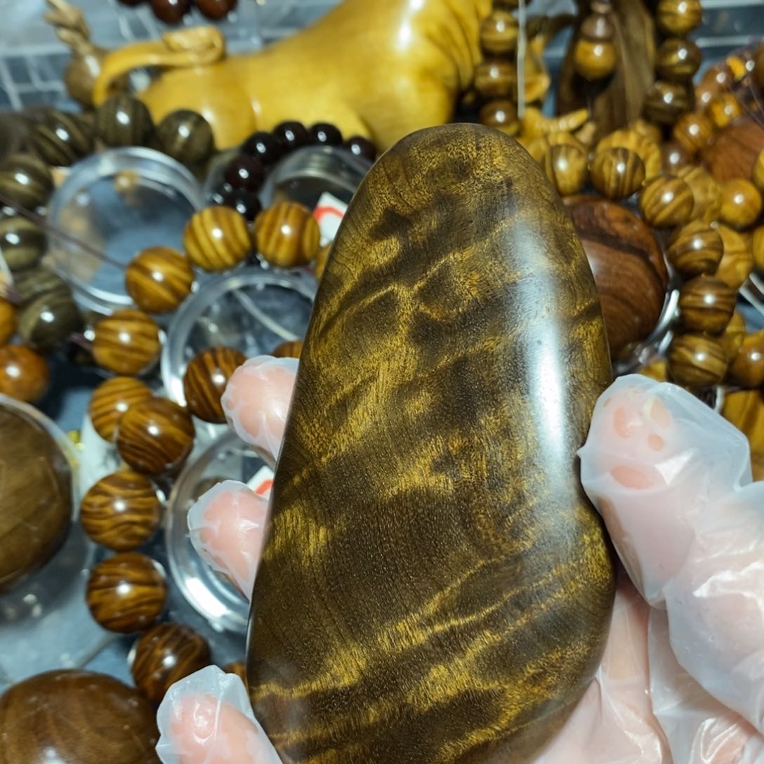 金丝楠木雕工艺品