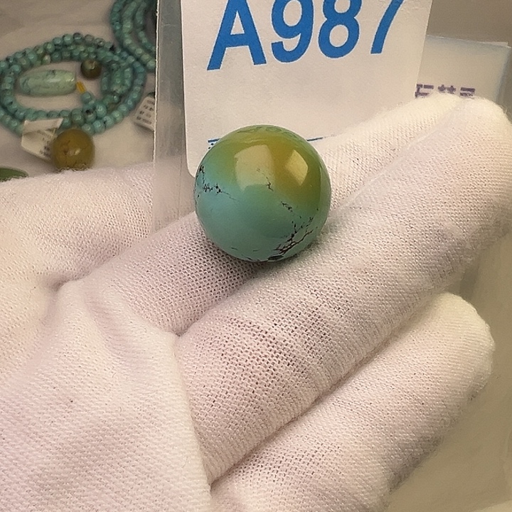 绿松石未镶嵌珠宝奇石