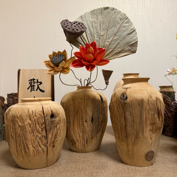 简约自然风化木制成的禅意侘寂风实木花瓶