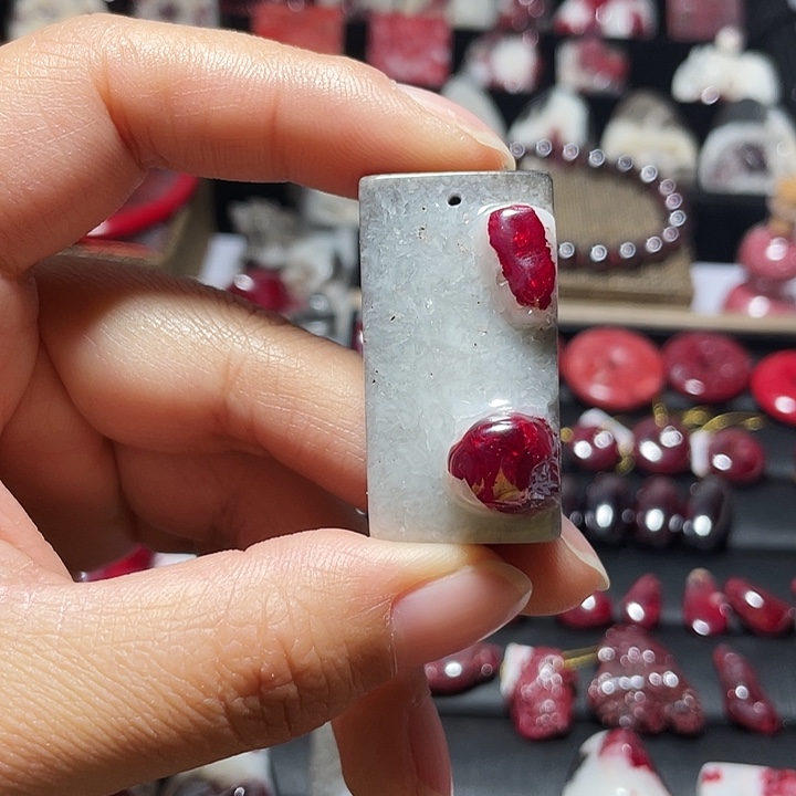 天然辰砂原石晶体无事牌