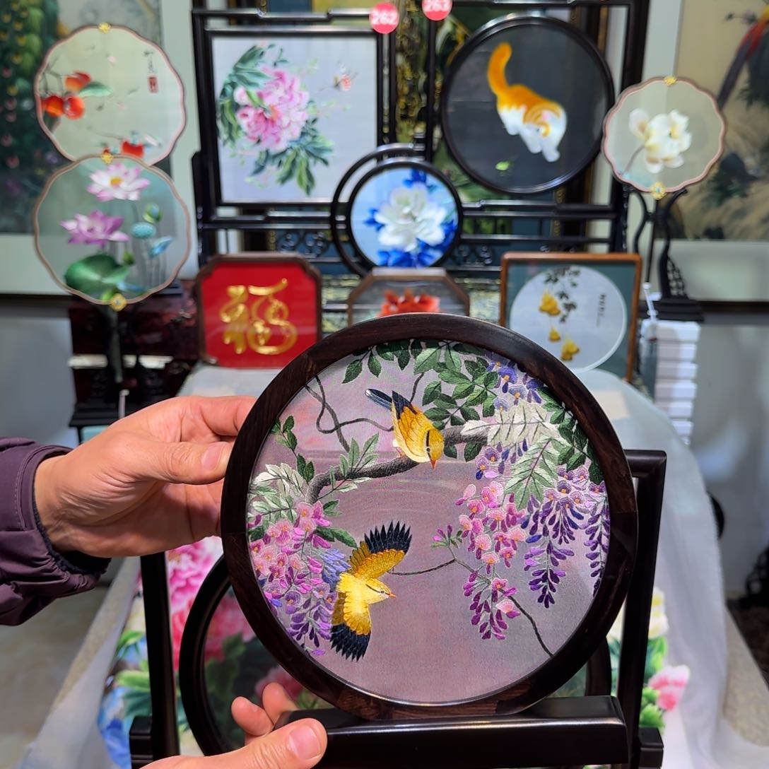 刺绣刺绣工艺精湛