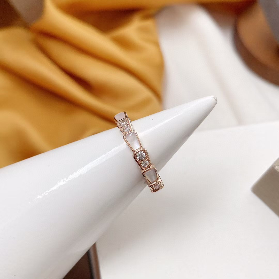 【直播专享】18K轻奢高级白贝间钻戒指