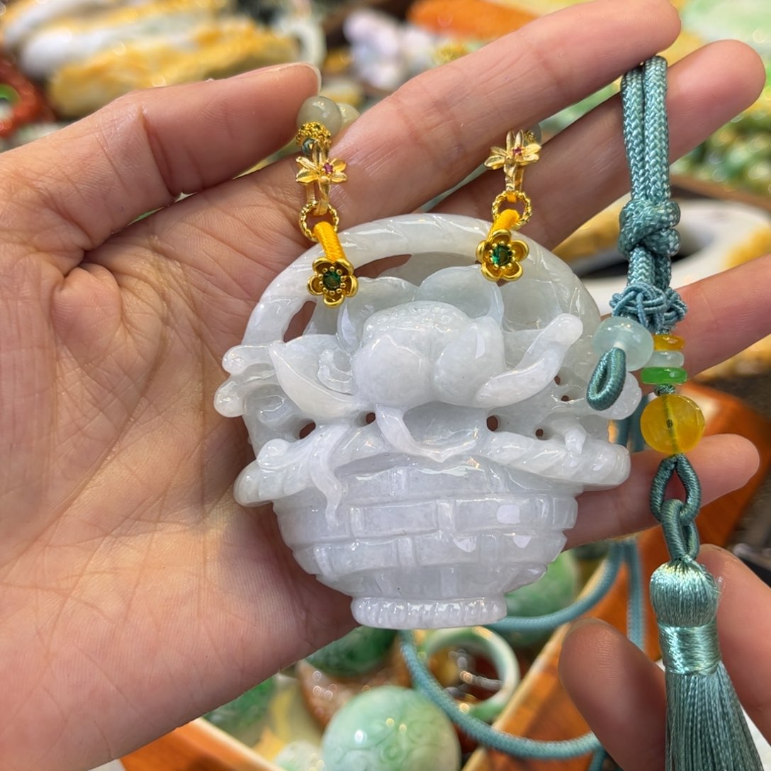 翡翠颈饰未镶嵌待编款