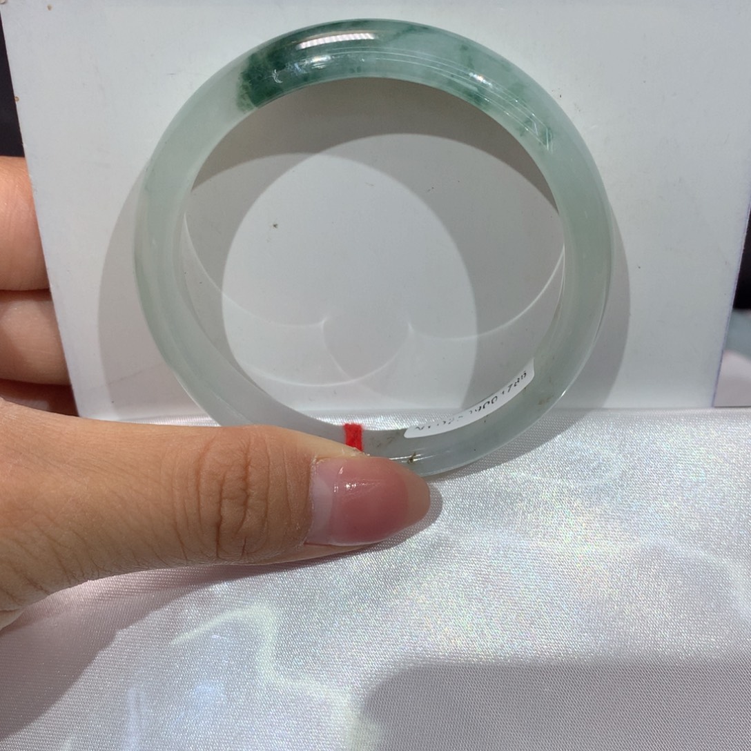 翡翠未镶嵌手镯纯天然05