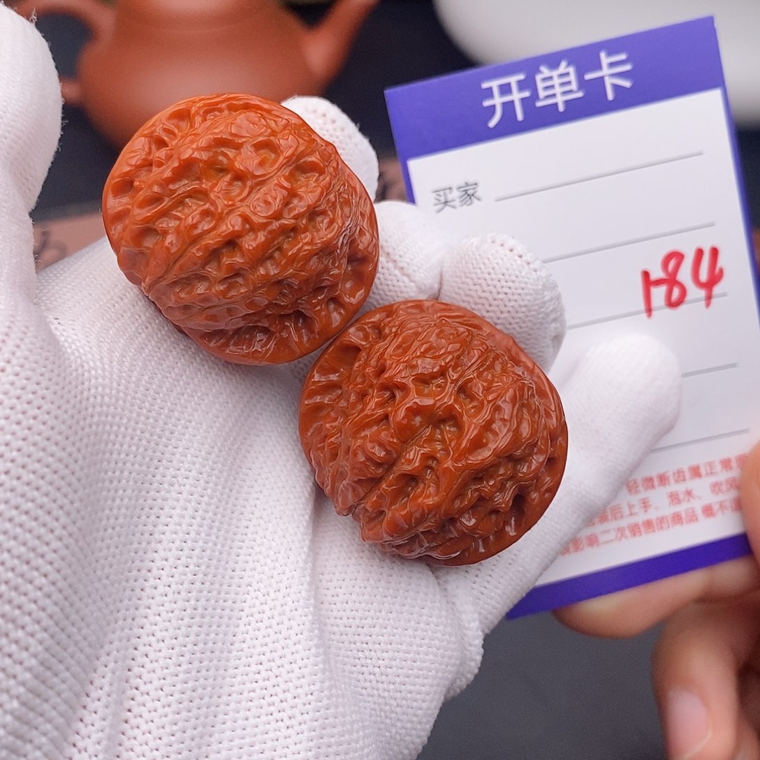 文玩核桃把件36血麒麟184
