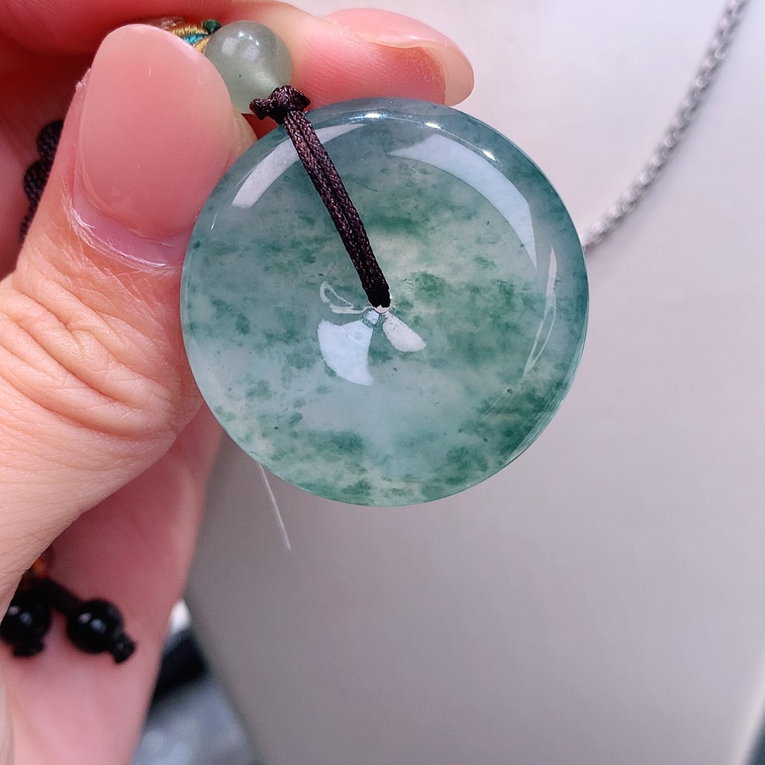 颈饰未镶嵌翡翠冰飘花平安扣