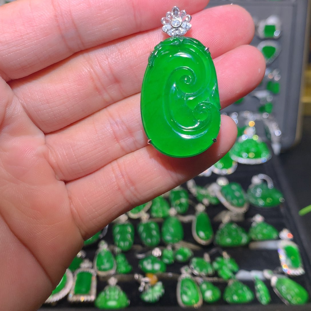 翡翠18K金镶嵌吊坠(不含链)天然翡翠