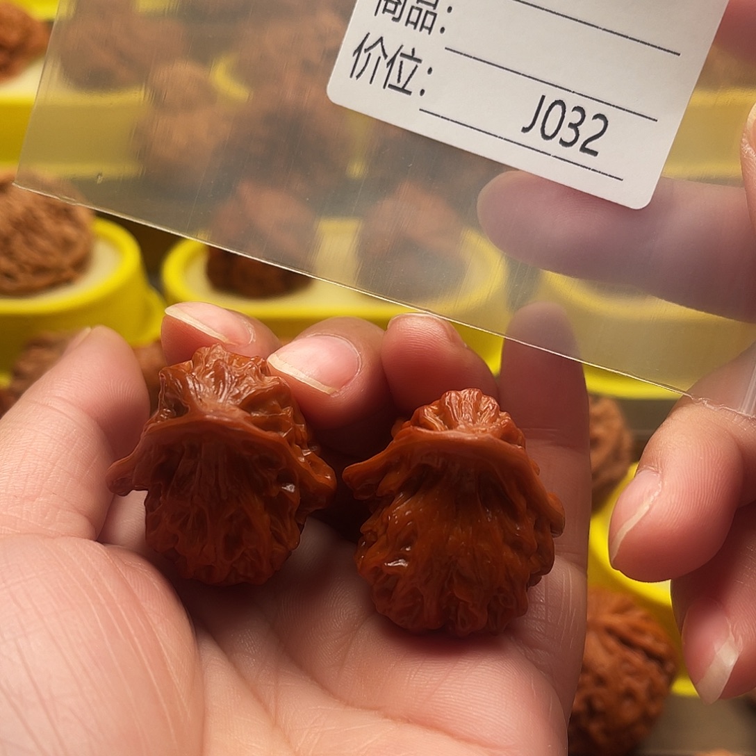 一***哥文玩核桃吊坠鸟鸟