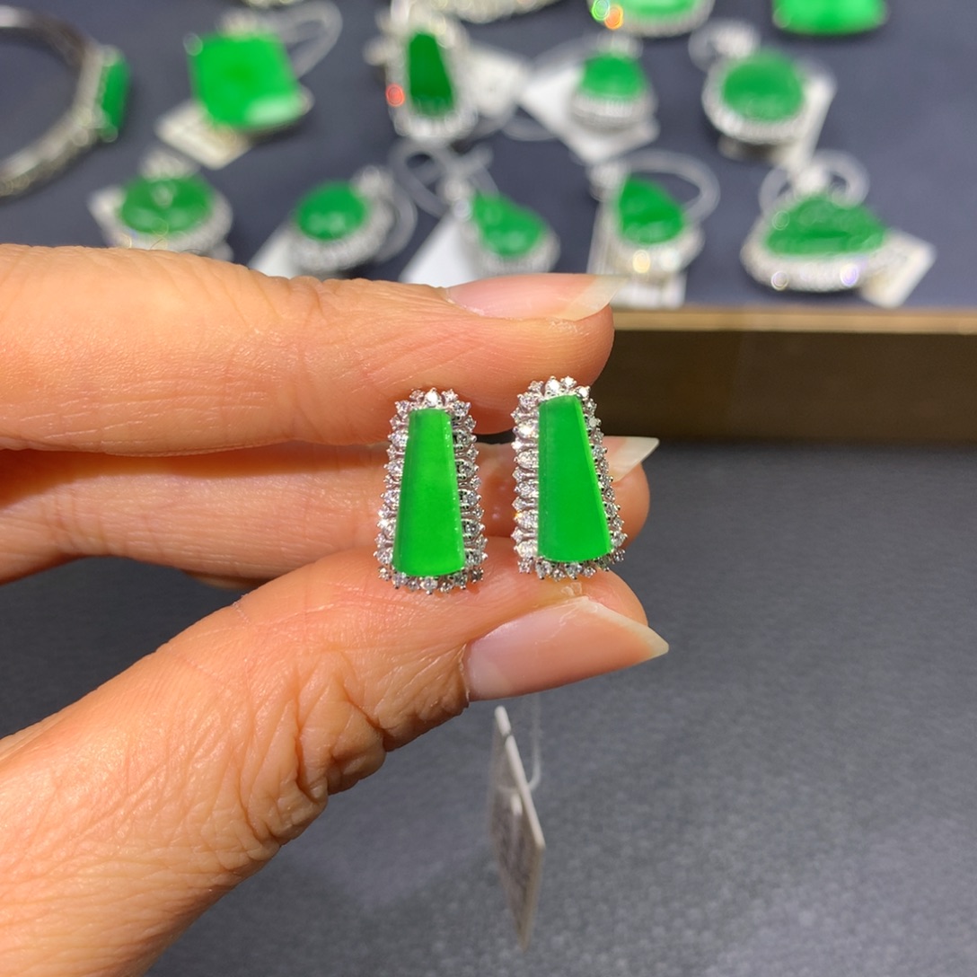 翡翠耳饰18K金镶嵌翡翠