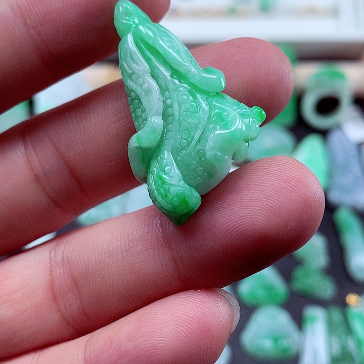 翡翠吊坠(不含链)未镶嵌