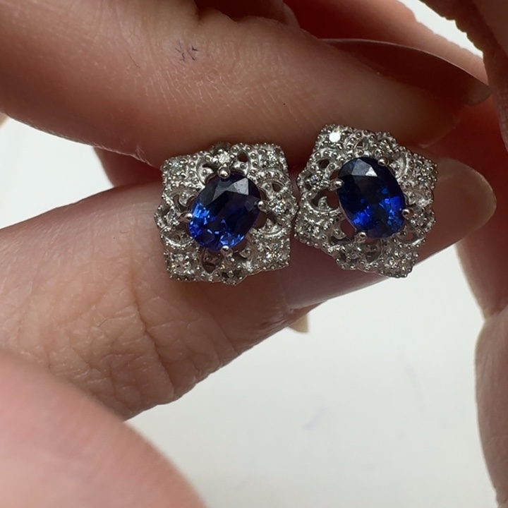 蓝宝石耳饰未镶嵌