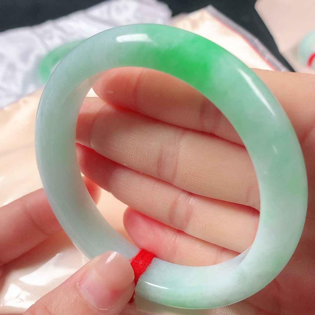翡翠手镯未镶嵌59圈1728