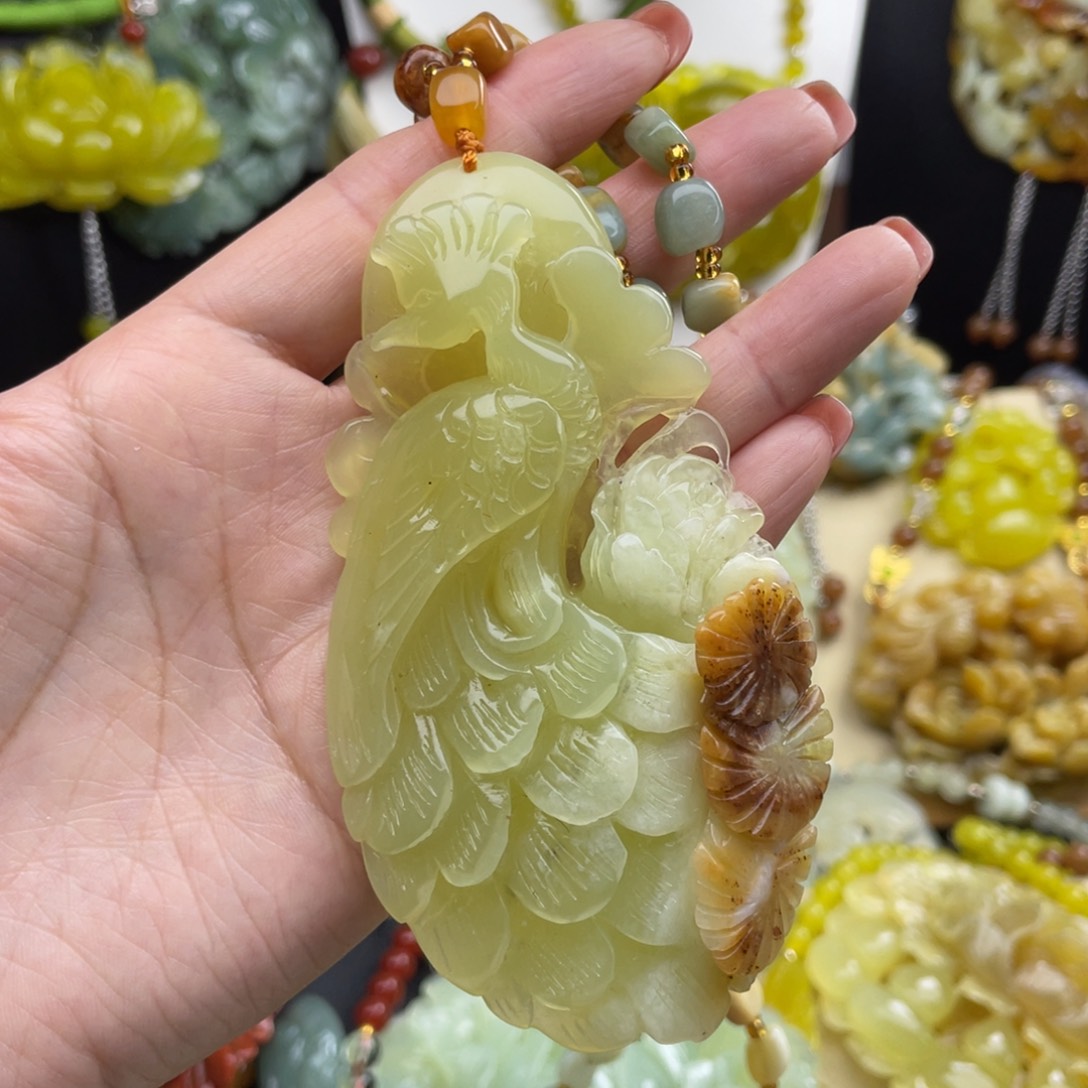 未镶嵌蛇纹石玉颈饰