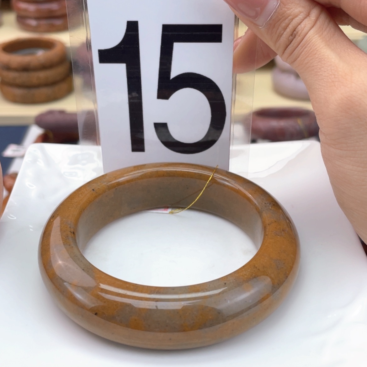 【闪购商品】石英质玉手镯未镶嵌