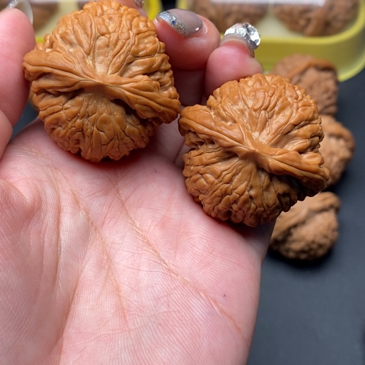 文玩核桃吊坠Z***M圆梦