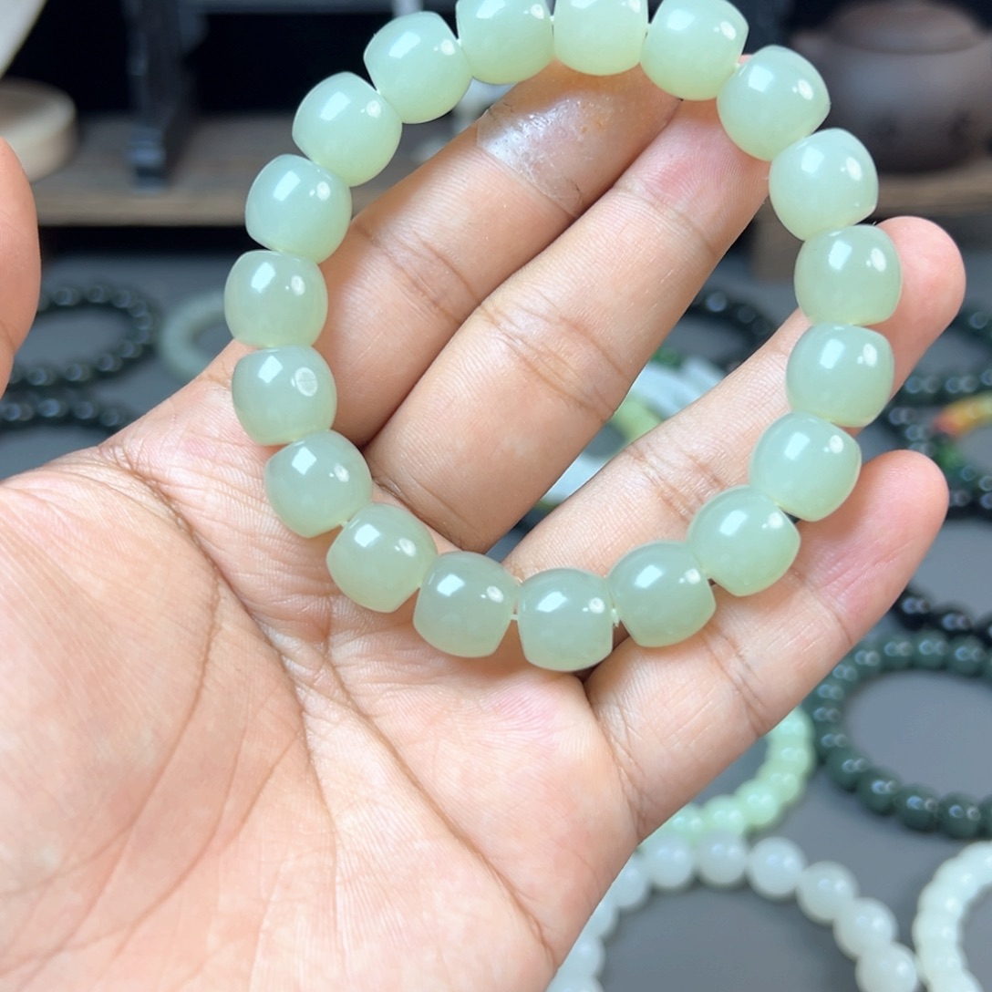 ****·和田玉未镶嵌手链