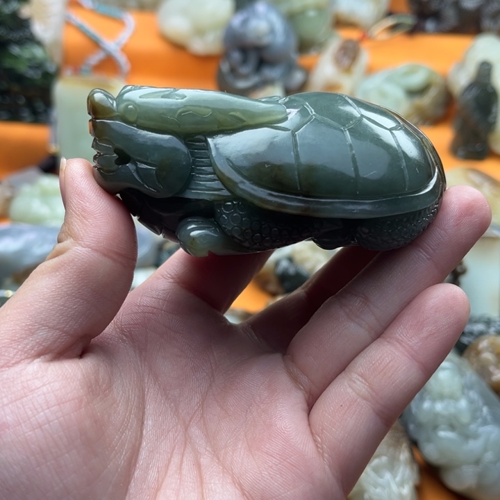 和田玉颈饰未镶嵌西****片