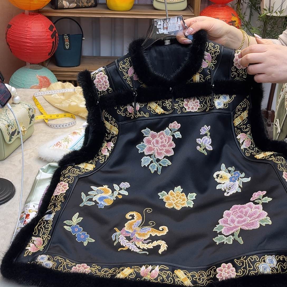 刺绣打籽绣棉马甲十三太保