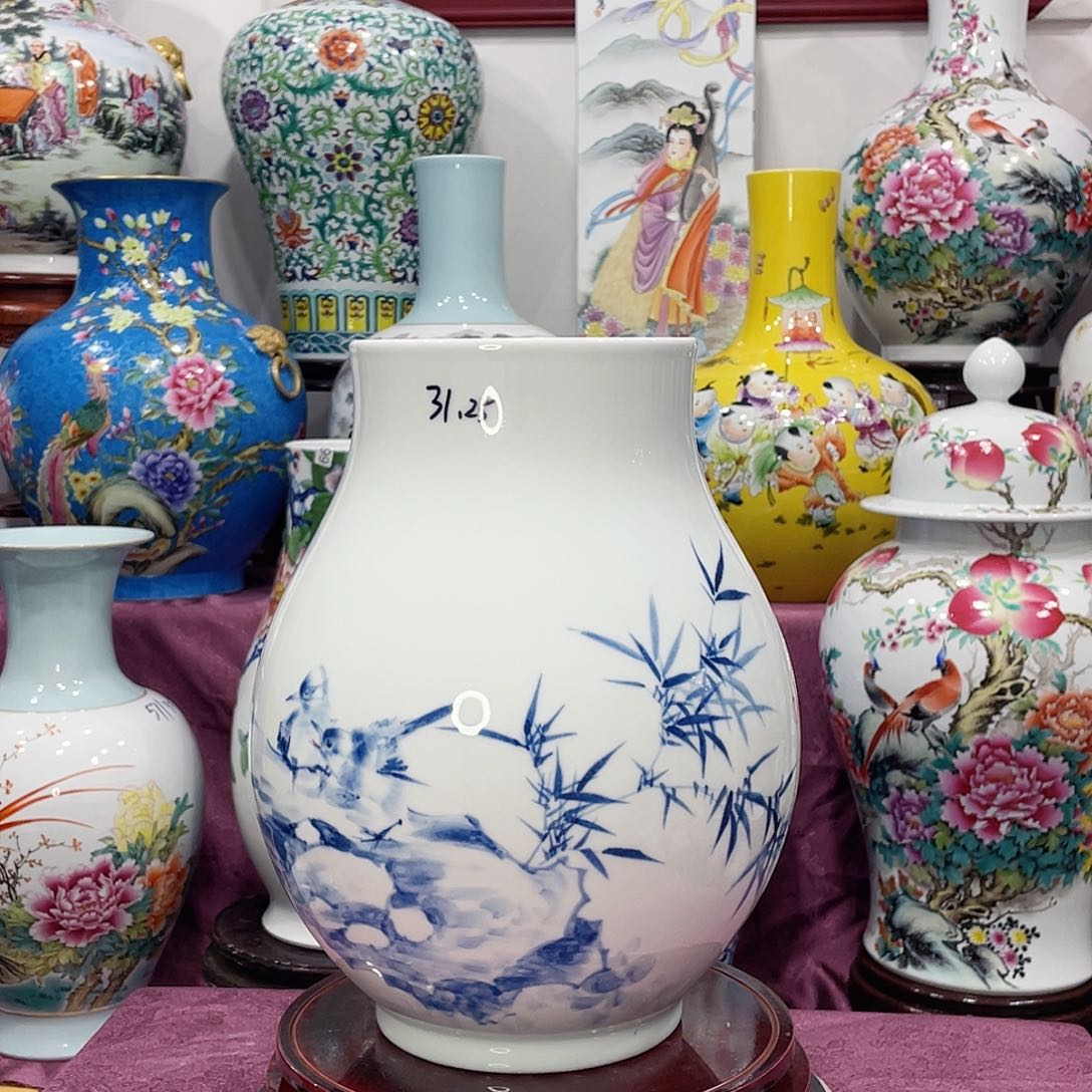 摆件牛**了景德镇的陶瓷