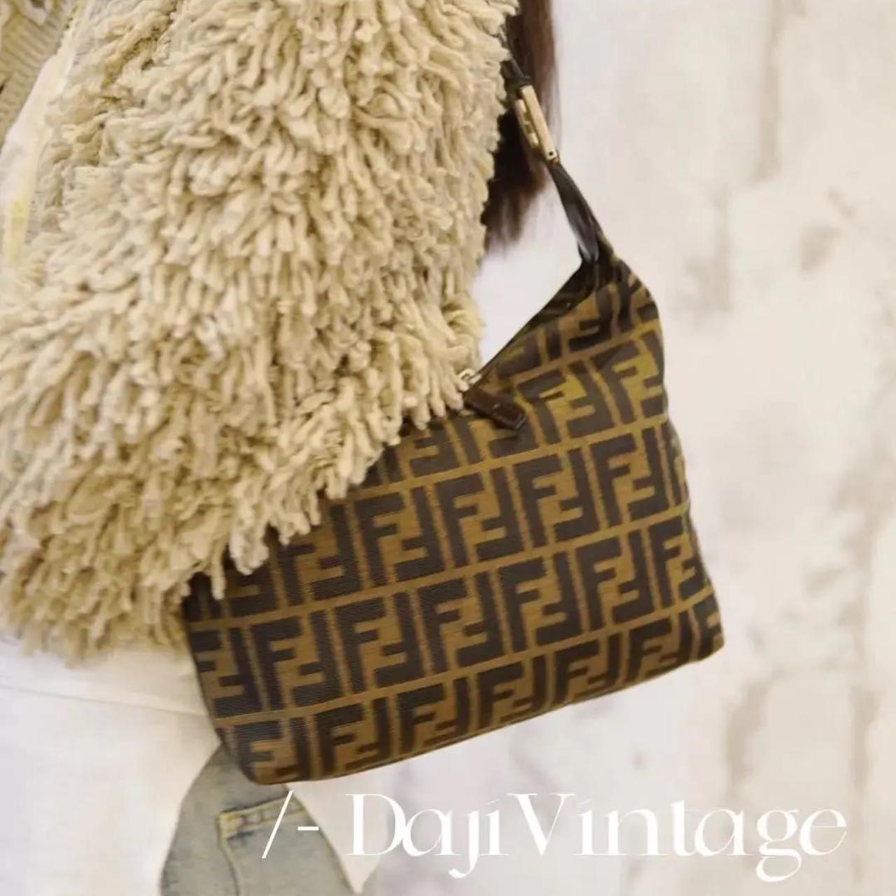 95新 FENDI/芬迪 大吉中古/Fendi老花V形牛角腋下包