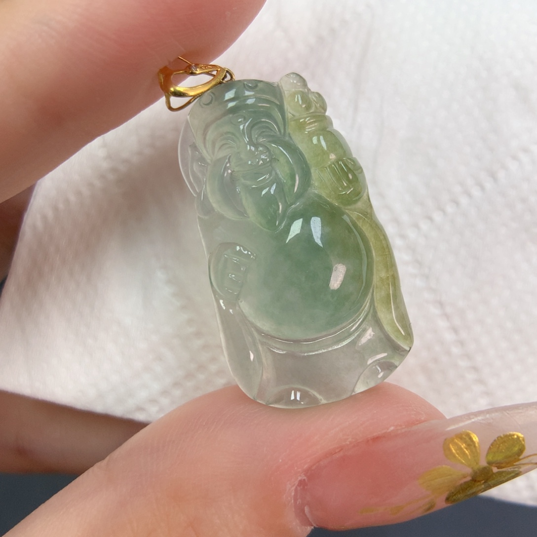 翡翠18K金镶嵌颈饰站财神