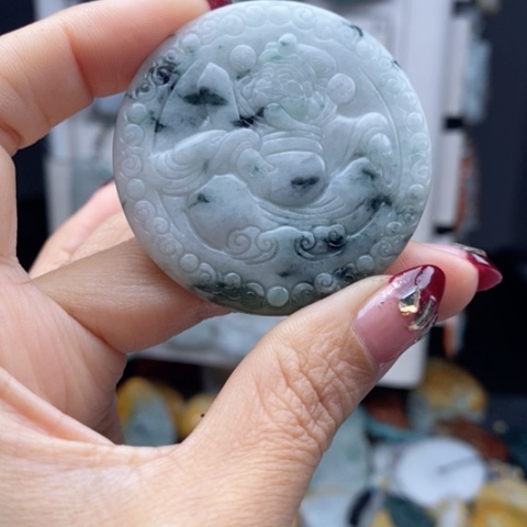 翡翠颈饰未镶嵌翡翠