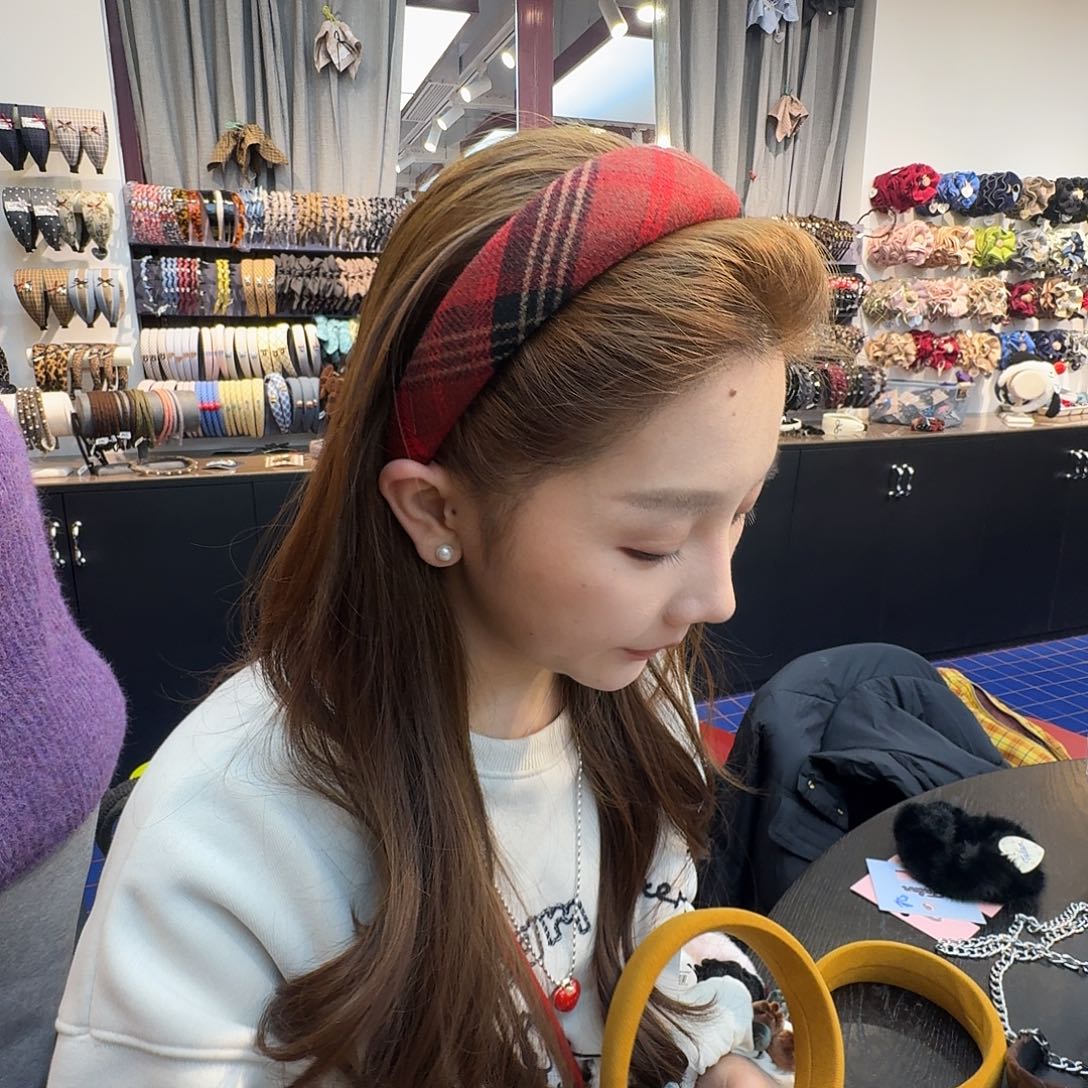 红色格子发箍哦哦哦