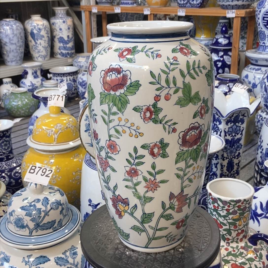 摆件花瓶手绘釉下彩