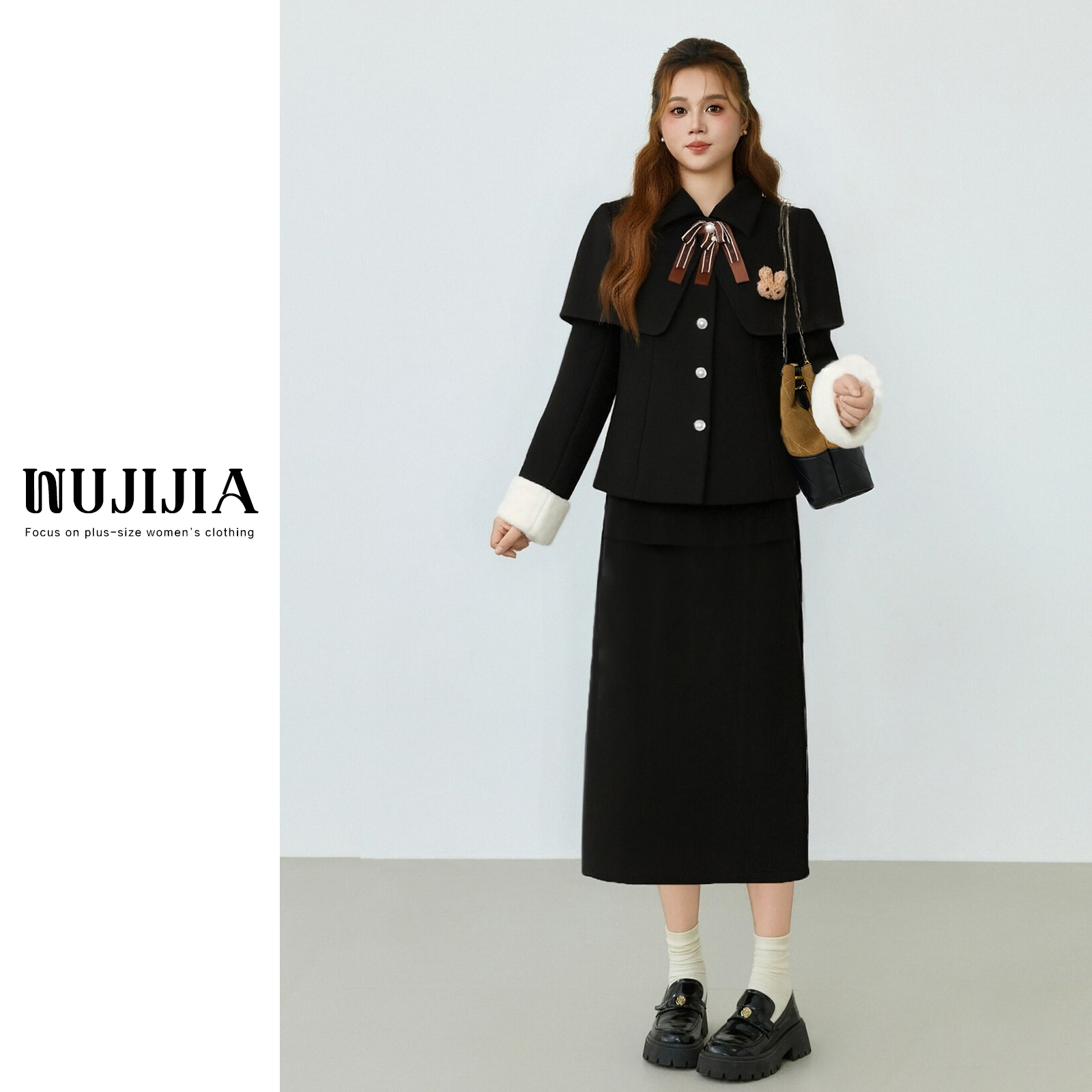 五季家大码冬季新款斗篷黑色羽绒上衣+黑色长半裙两件套ZL114745