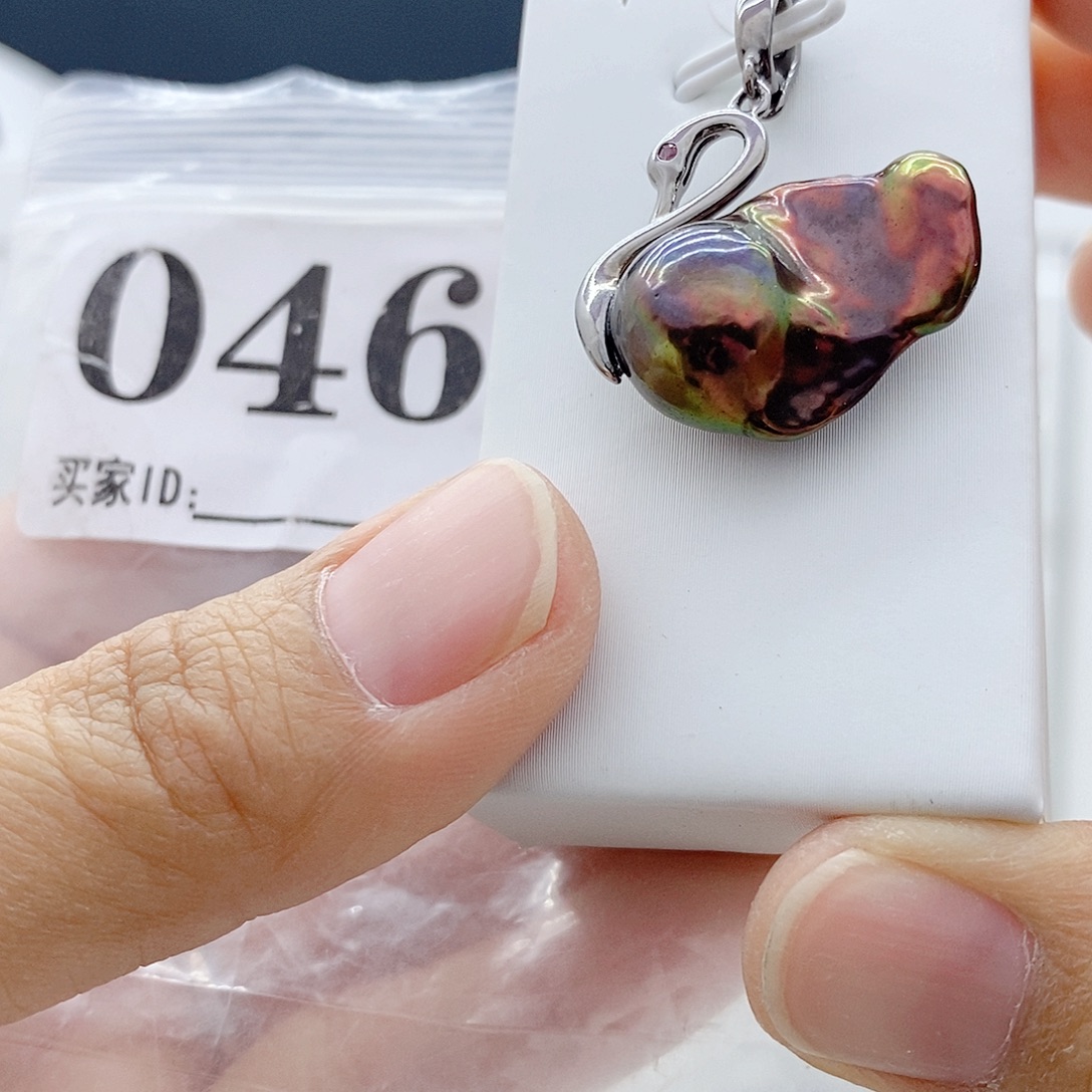 颈饰淡水珍珠钛钢