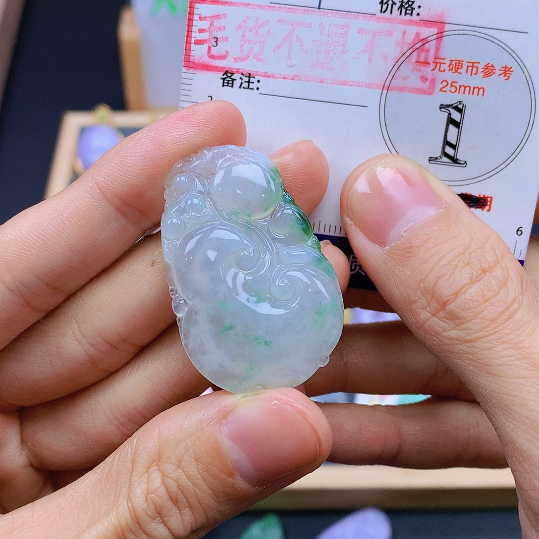 翡翠未镶嵌颈饰翡翠