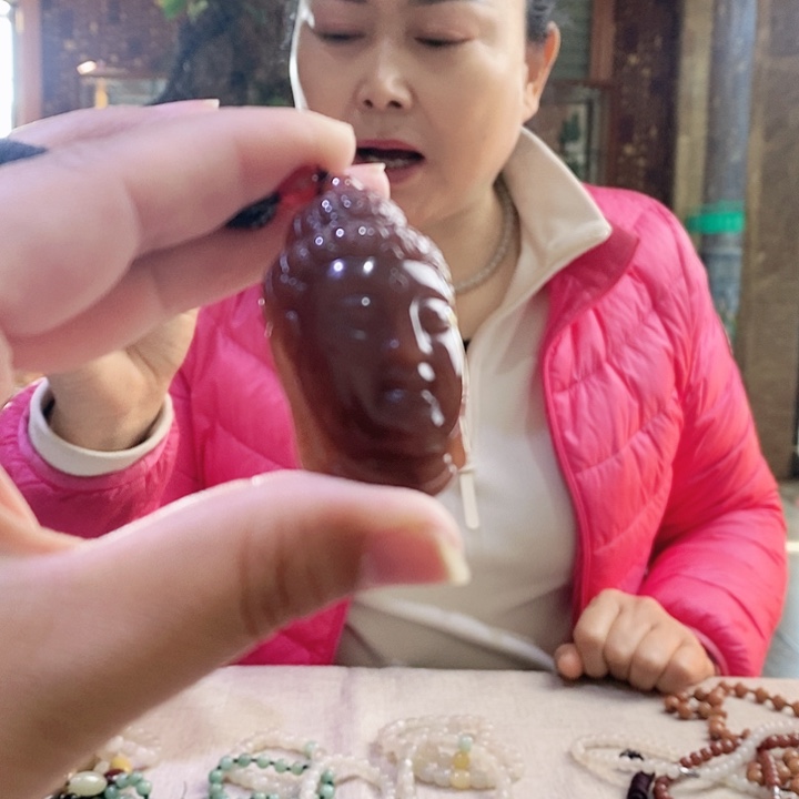 密玉（石英质玉）颈饰未镶嵌