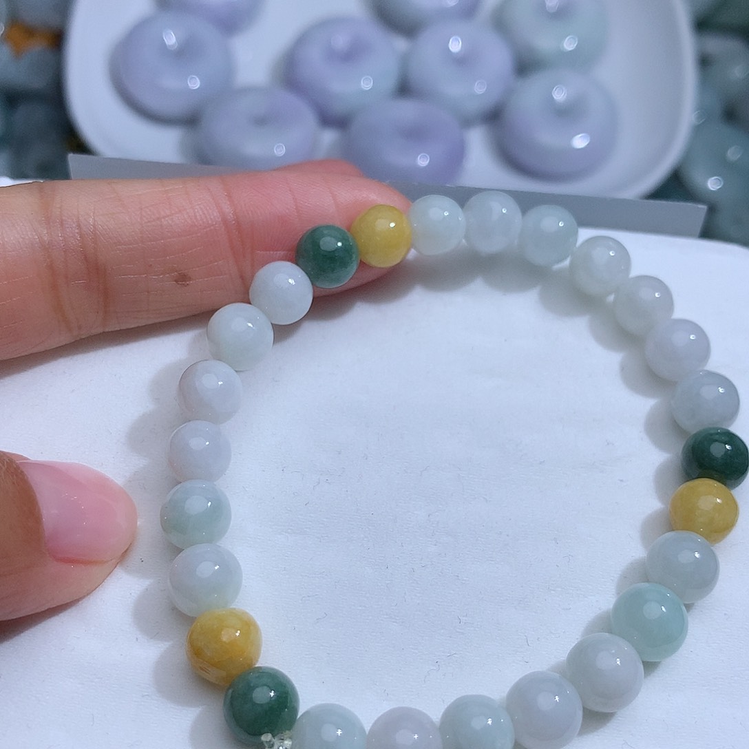 翡翠未镶嵌颈饰5765。