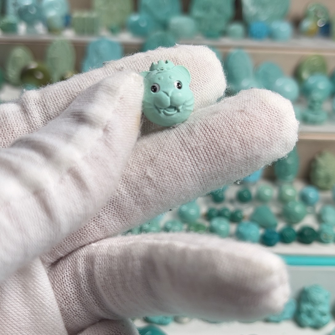 绿松石未镶嵌珠宝奇石