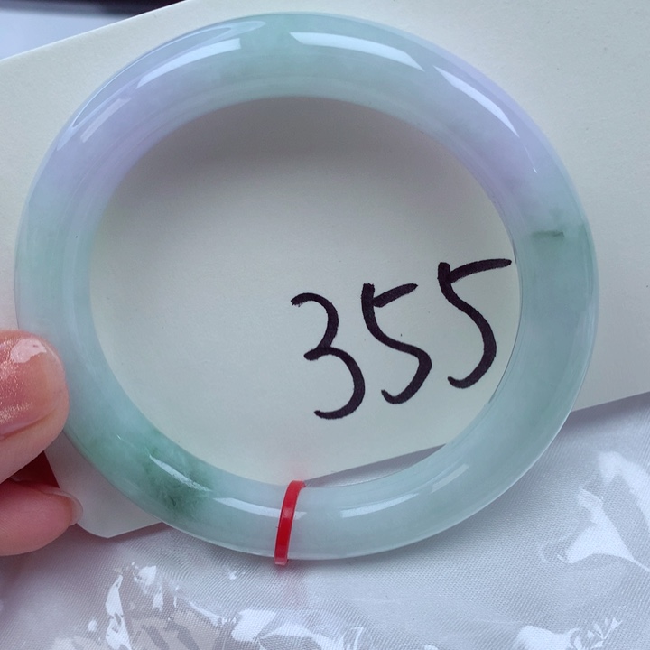 翡翠手镯未镶嵌翡翠