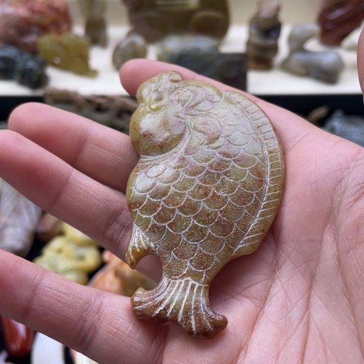 蛇纹石玉未镶嵌颈饰