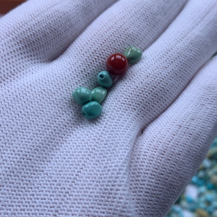 蘇***~南红玛瑙未镶嵌珠宝奇石